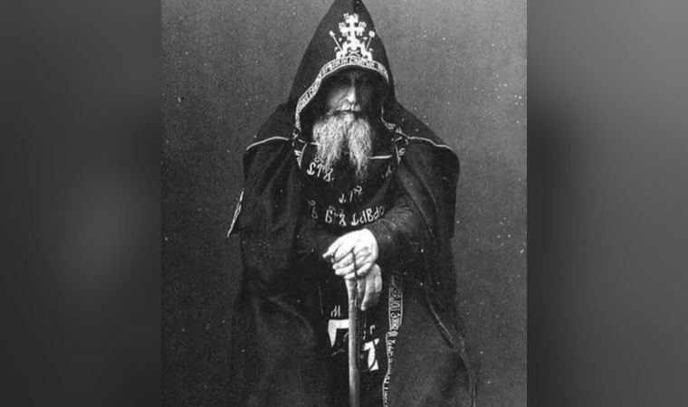 82 yıllık hayatında hiç kadın görmeyen adam: Mihailo Tolotos