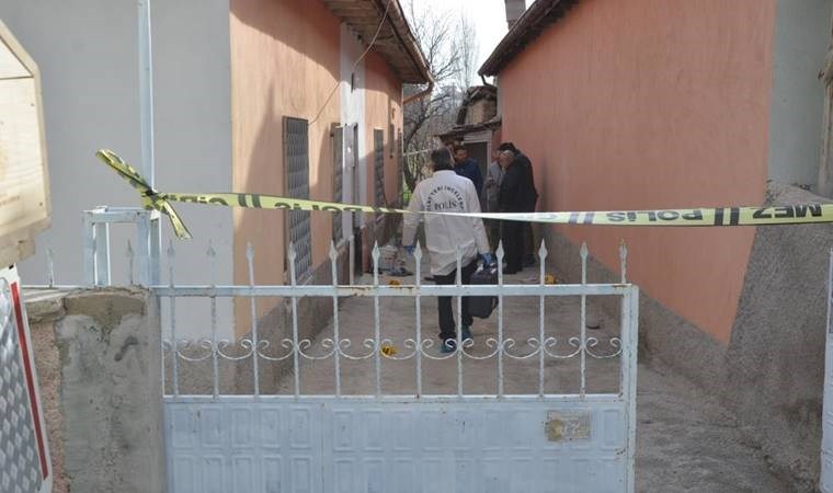 Konya’da dehşet… Satırla öldürülmüş halde bulundu!