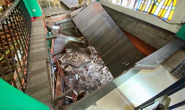 Kilisede facia: Asma kat çöktü