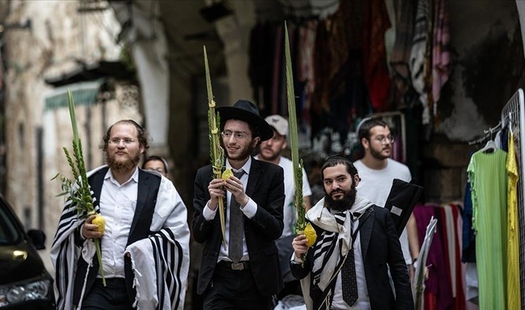 Mescid-i Aksa’ya baskın: Ayin düzenlediler