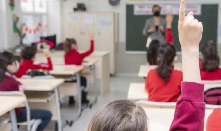 Yarın okullar tatil mi? 15 tatil uzatıldı mı?