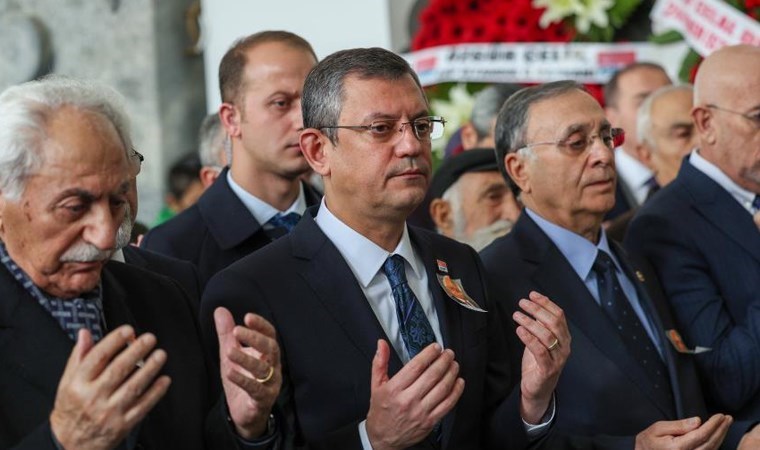 CHP Genel Başkanı Özel, Mehmet Aslandoğan’ın cenazesine katıldı