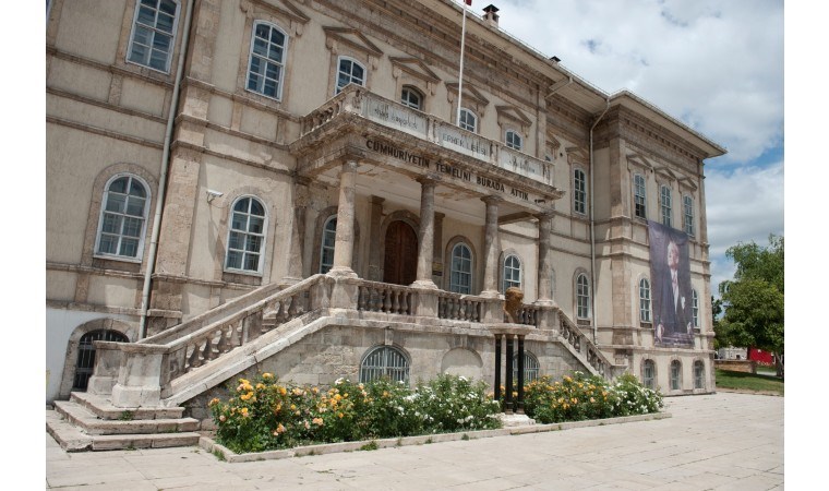 Kızılırmak boylarından bir kent: Sivas