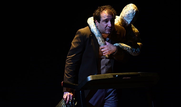 Hayattan yorulmuş bir adamın hikayesi: ‘Bay Samir’ izleyiciyle buluşmayı bekliyor