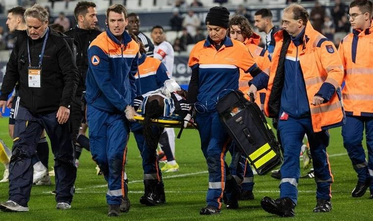 Fransa’da şok sakatlık: Aldığı darbe sonrası komaya girdi!