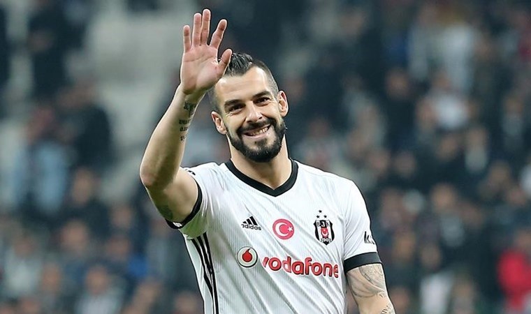 Alvaro Negredo’dan sürpriz imza!