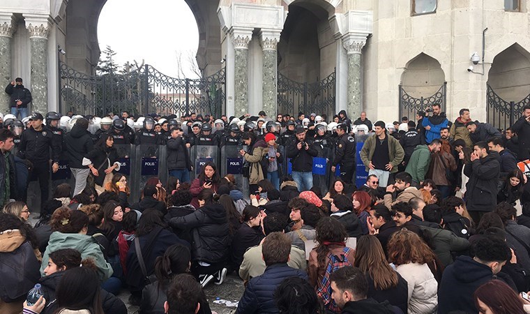 ‘Müze değil üniversite’ eylemi: Öğrenciler okuluna giremedi, darbedildi!