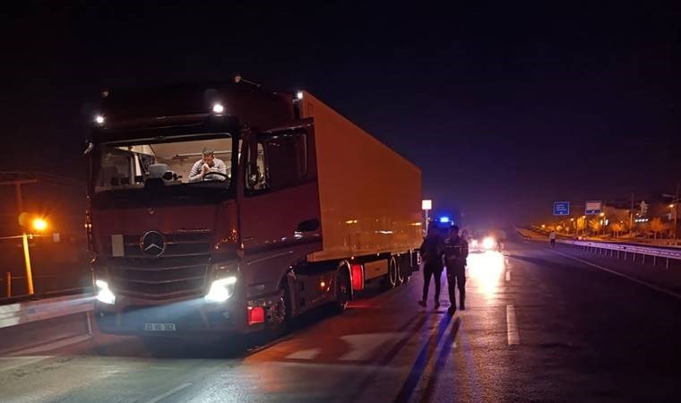 Oğlunun ölümünden 2 saat sonra TIR’ın altında kalıp yaşamını yitirdi