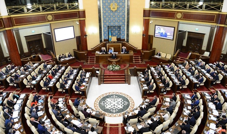 Kazakistan’da hükümet istifa etti