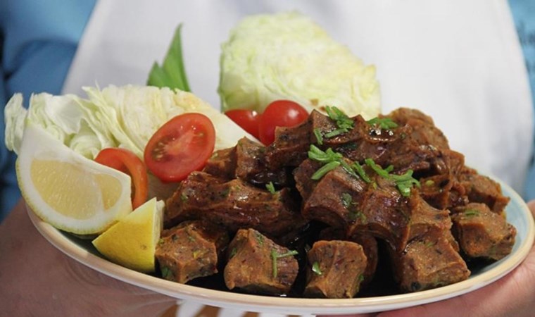 26 yıllık ustadan Adıyaman usulü çiğ köfte tarifi: Püf noktalarıyla tam kıvamında…