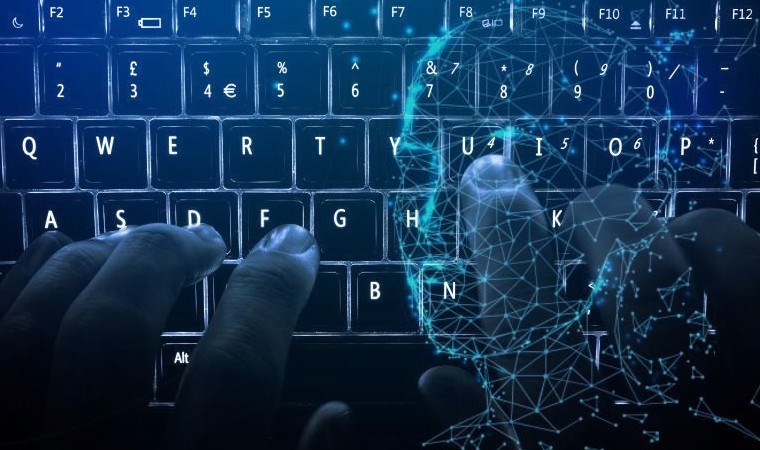 ‘Deepfake’ ile patronunu taklit ettiler: 782 milyon TL dolandırıldı