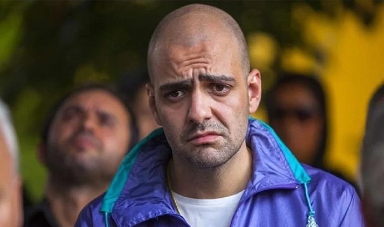 Bartu Küçükçağlayan, konserine mini eteğiyle çıktı… Tarzı beğeni topladı