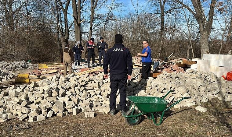 İnşaat halindeki bağ evi çöktü: Sahibi enkaz altında kaldı!