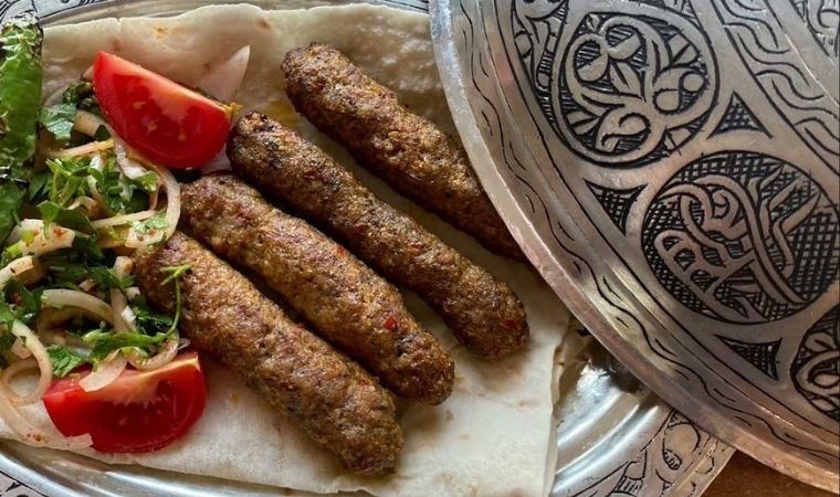 Ağızda lokum gibi dağılan eşsiz bir lezzet: Kilis’in yöresel yemeği Oruk kebabı tarifi…