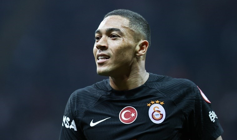 Carlos Vinicius ilk maçına çıktı