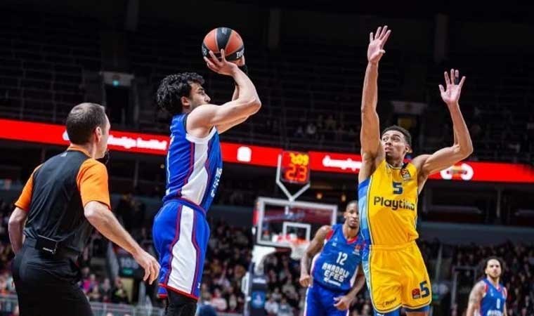 Anadolu Efes’ten üst üste ikinci galibiyet!