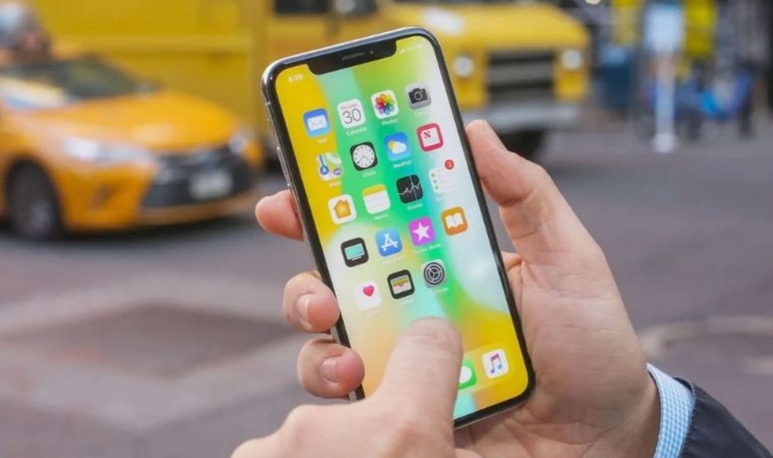 Apple iOS 17.4.1 ve iOS 16.7.7 güncellemelerini sundu