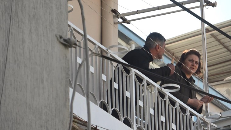 Bursa'da güpegündüz dehşet anları: Cezaevinden izinli çıktı, ablasını bıçakla rehin aldı!