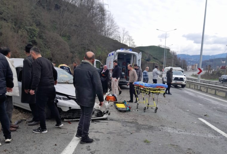 Rize'de trafik kazası: Araç takla attı