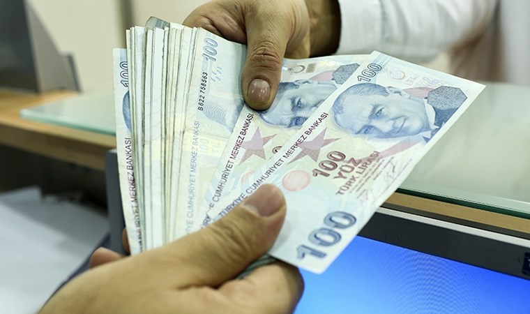 Emekliye 3 bin lira ikramiye Meclis’te kabul edildi