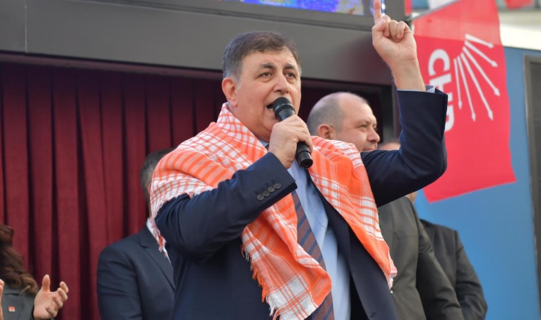 İzmir büyükşehir adayı Tugay yurttaşlarla bir araya geldi, sorunlarını dinledi:Uçuk projemiz yok