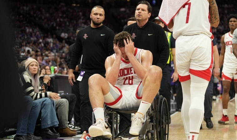 Alperen Şengün’den kötü haber: Sahayı tekerlekli sandalye ile terk etti