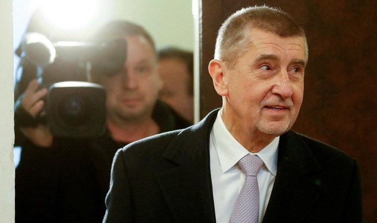 Eski Çekya Başbakanı tepkilerin odağında: Yanlış kişiye mesaj gönderdi