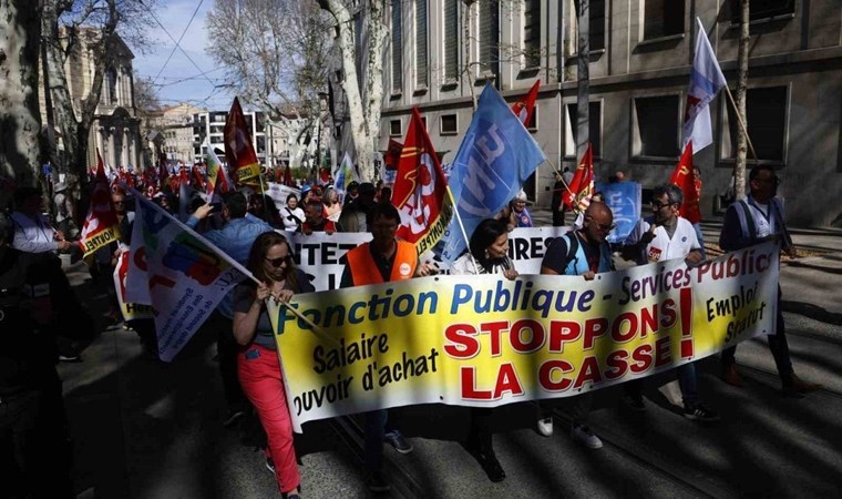 Fransa’da kamu çalışanları zam talebiyle greve gitti