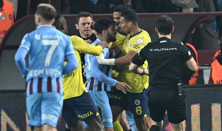 Eski hakemler Trabzonspor – Fenerbahçe maçını yorumladı: İşte olaylı maçın tartışmalı pozisyonları!