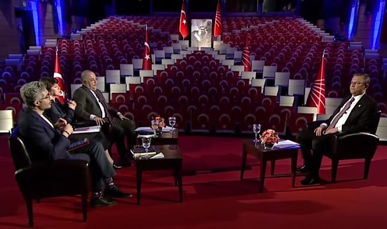 Halk TV canlı yayınında ‘reklam’ gerginliği… Özgür Özel’den Şirin Payzın’a: ‘Bu doğru değil!’