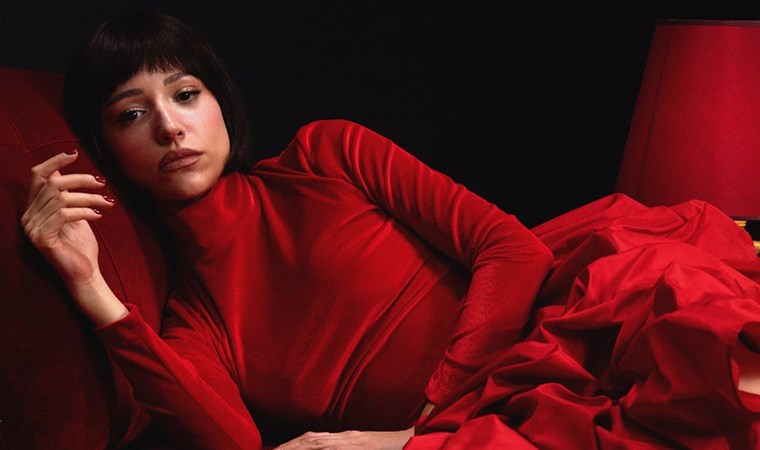 Türkiye’nin en çok dinlenen sanatçısı oldu: Zeynep Bastık dünya listelerinde