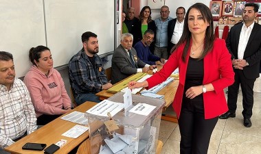 DEM Parti Eş Genel Başkanı Tülay Hatimoğulları Oruç, oyunu Adana'da kullandı – Son Dakika Siyaset Haberleri | Cumhuriyet
