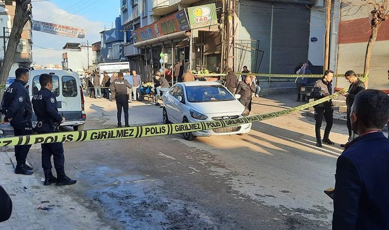 Gaziantep’te karşıya geçmek isteyen 4 yaşındaki çocuk otomobilin altında kaldı