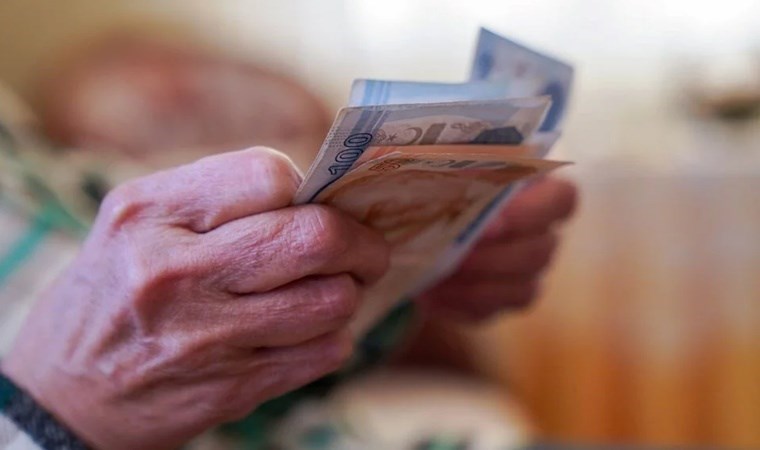Emekliye ek zam gelir mi? AKP’li yetkili açıkladı