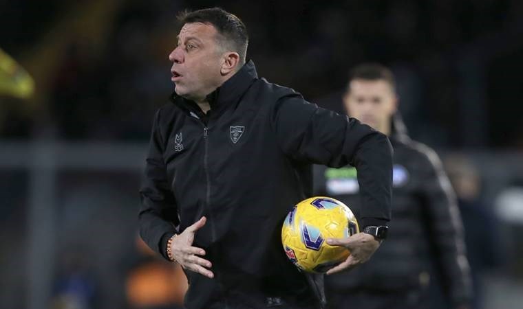 İtalya Serie A’da skandal olay: Futbolcuya kafa atan teknik direktör kovuldu!