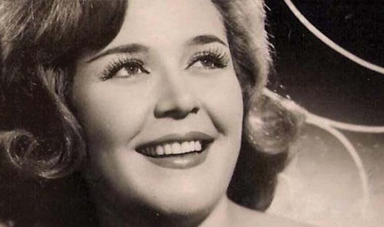 Sanatçı Nesrin Sipahi 89 yaşında hayatını kaybetti