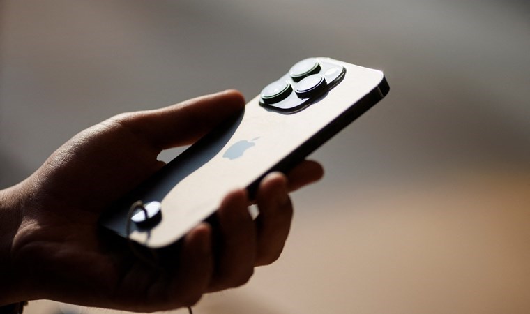 Çin’de satılacak iPhone’larda Gemini yer almayacak