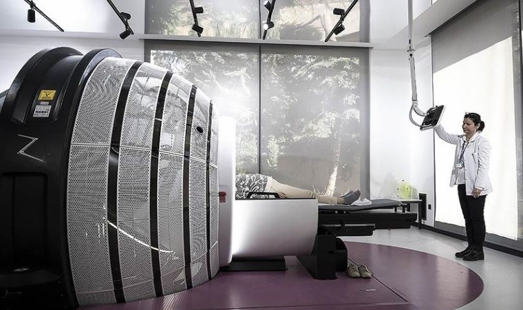 Zap-X teknolojisi tümörlü hastayı sağırlıktan kurtardı