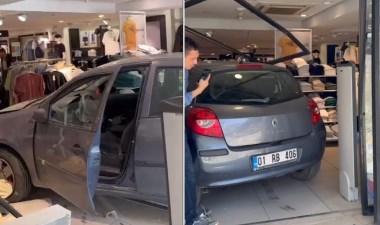 Otomobil, giyim mağazasına daldı – Son Dakika Türkiye Haberleri | Cumhuriyet