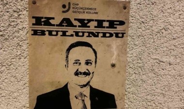 Küçükçekmece'de AKP'nin adayı Aziz Yeniay hakkında 'Kayıp bulundu' afişi asan gençler gözaltına alındı – Son Dakika Siyaset Haberleri | Cumhuriyet