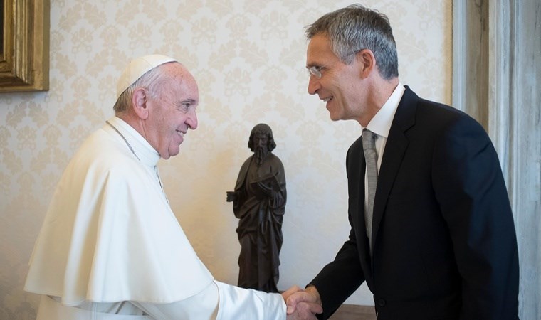 NATO’dan Papa’ya rest: Teslimiyet, barış değildir