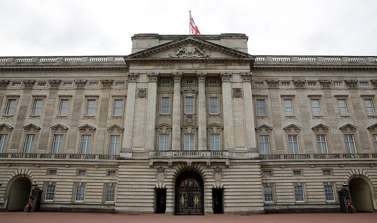 Buckingham Sarayı’ndan ‘Dünya Saati’ kararı