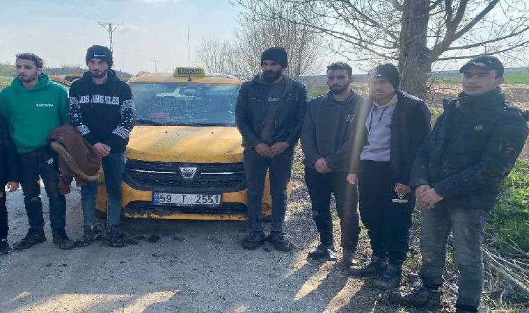 Şüphe üzerine durduruldu, içinden kaçak göçmenler çıktı!