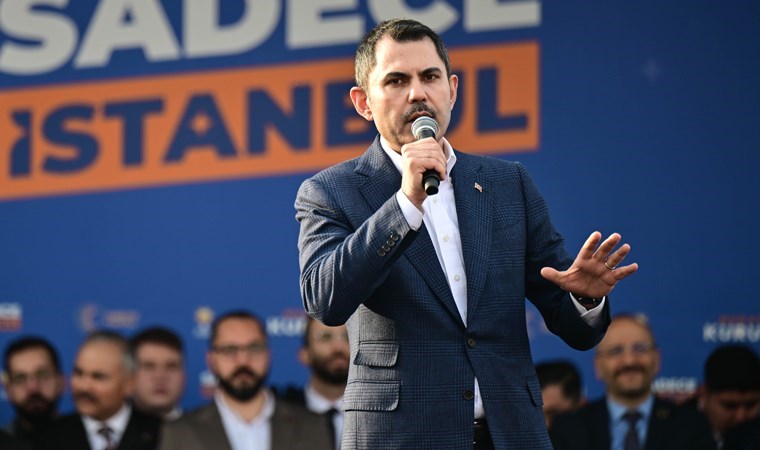 Murat Kurum’dan bir gaf daha: ‘Ayaklarımıza baretlerimizi… çat… Başımıza baretlerimizi giymişiz’