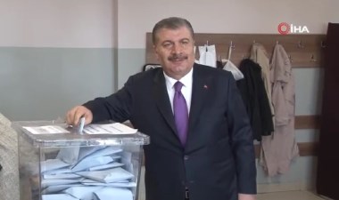 Sağlık Bakanı Fahrettin Koca oyunu Üsküdar’da kullandı – Son Dakika Siyaset Haberleri | Cumhuriyet