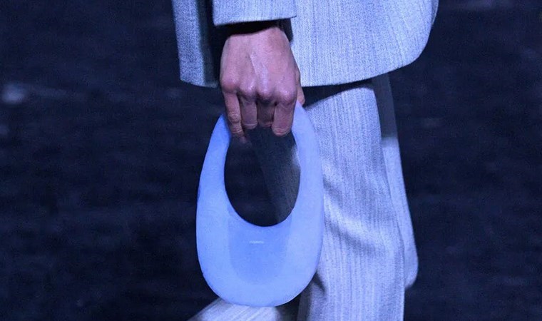 Yüzde 99’u havadan oluşan çanta moda tarihine geçti