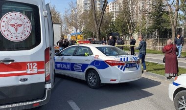 Otomobille çarpışan motosiklet yayalara çarptı: 1 ölü, 3 yaralı – Son Dakika Türkiye Haberleri | Cumhuriyet