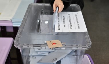 İstanbullular sandık başına gitti: 49 aday İBB Başkanlığı için yarıştı – Son Dakika Siyaset Haberleri | Cumhuriyet