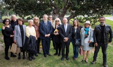 Sanat güneşi Zeki Müren’in heykeli Kültürpark’ta – Son Dakika Kültür-Sanat,Cumhuriyet'in Egesi Haberleri | Cumhuriyet