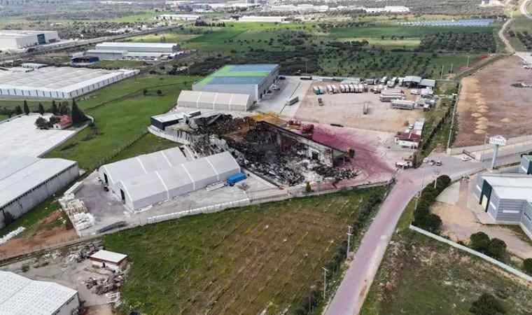 İzmir’deki 13 saatlik yangının hasarı havadan görüntülendi